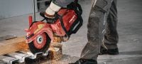 DSH 700-22 ATC 12 Battery-powered cut-off saw Versatile rear-handle battery cut-off saw, for cutting up to 4-3/4 with 12 blades in concrete, masonry, and metal (Nuron battery platform) Applications 1