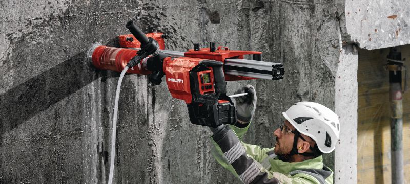 DD 150-U-22 Cordless core drill Cordless diamond coring machine for handheld or rig-based coring from 52-162 mm (2 - 6-3/8) in concrete or up to 252mm (10”) in masonry (Nuron battery) Applications 1